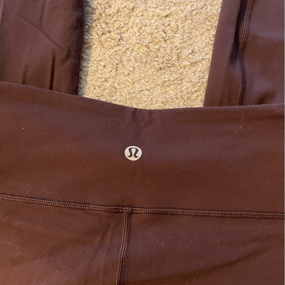 LULULEMON SIZE 4 MAROON ACTIVE LEGGINGS